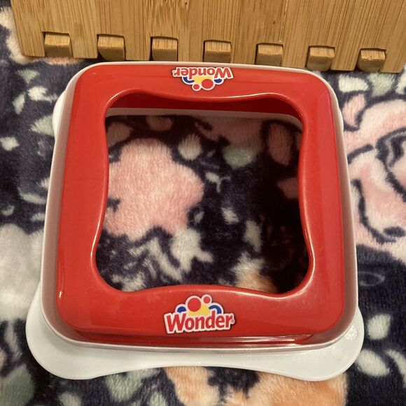 Wonder Bread Crustless Sandwich Cutter Bamboo Napkin/Letter Holder Crunchy - Picture 2 of 7